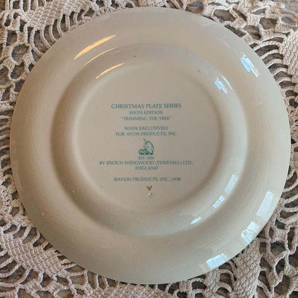 Vintage Christmas Plate 1978 - Picture 5 of 8